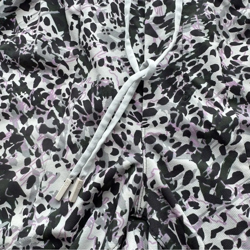 Lululemon License to Train Linerless Short 7” in Command Camo Vapor Multi Size S